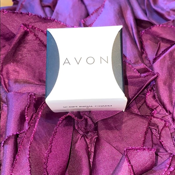 Avon Gold Script Initial Necklace Charm “P” letter - Picture 4 of 4